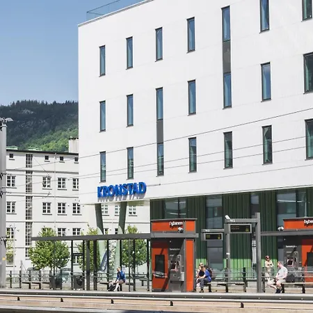Sentral Leilighet Med Parkering Og Peis Bergen Exterior photo